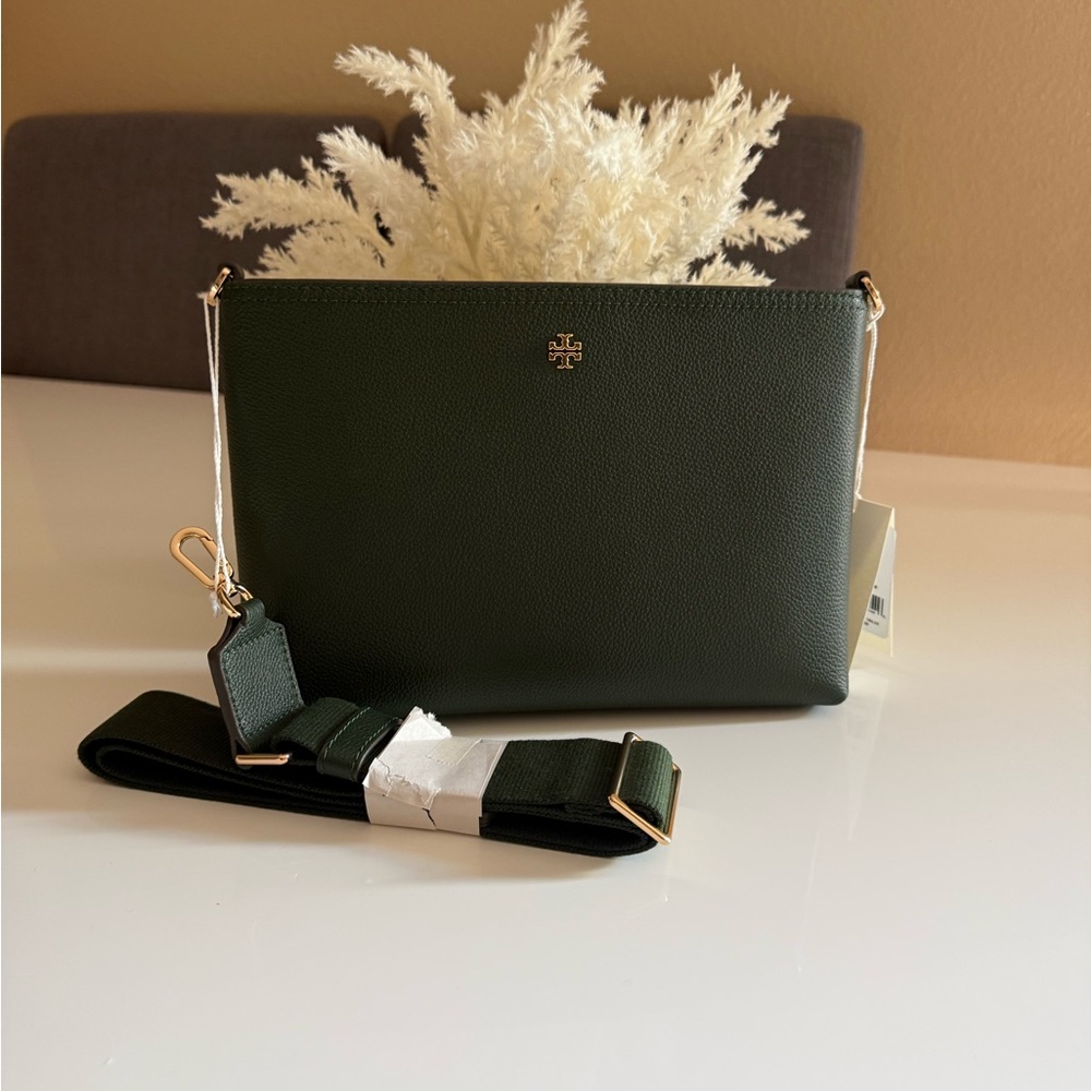 New, authentic Tory Burch blake swing crossbody bag in green - Picture 10 of 14